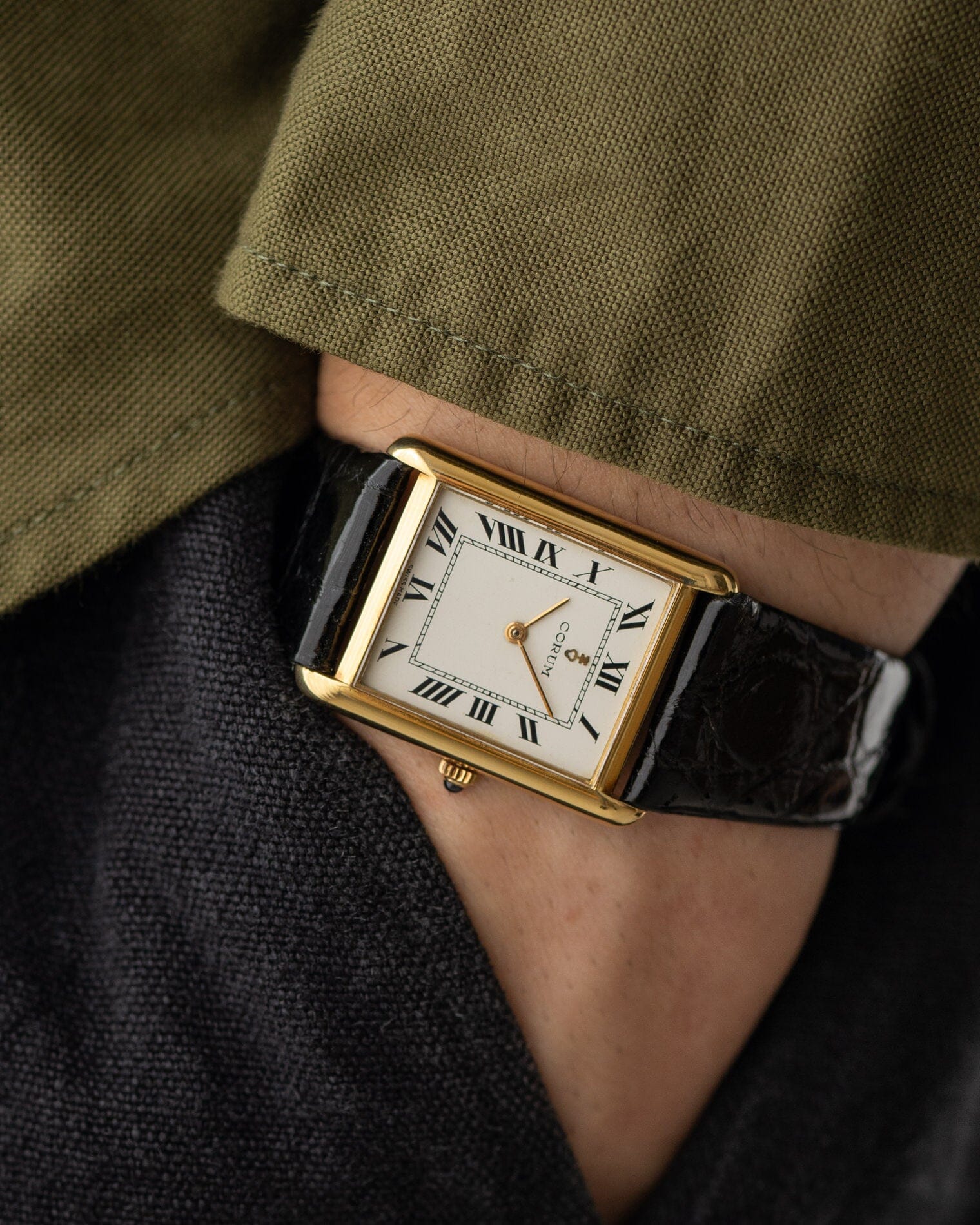 CORUM レクタングル YG ホワイトローマン Watch CORUM