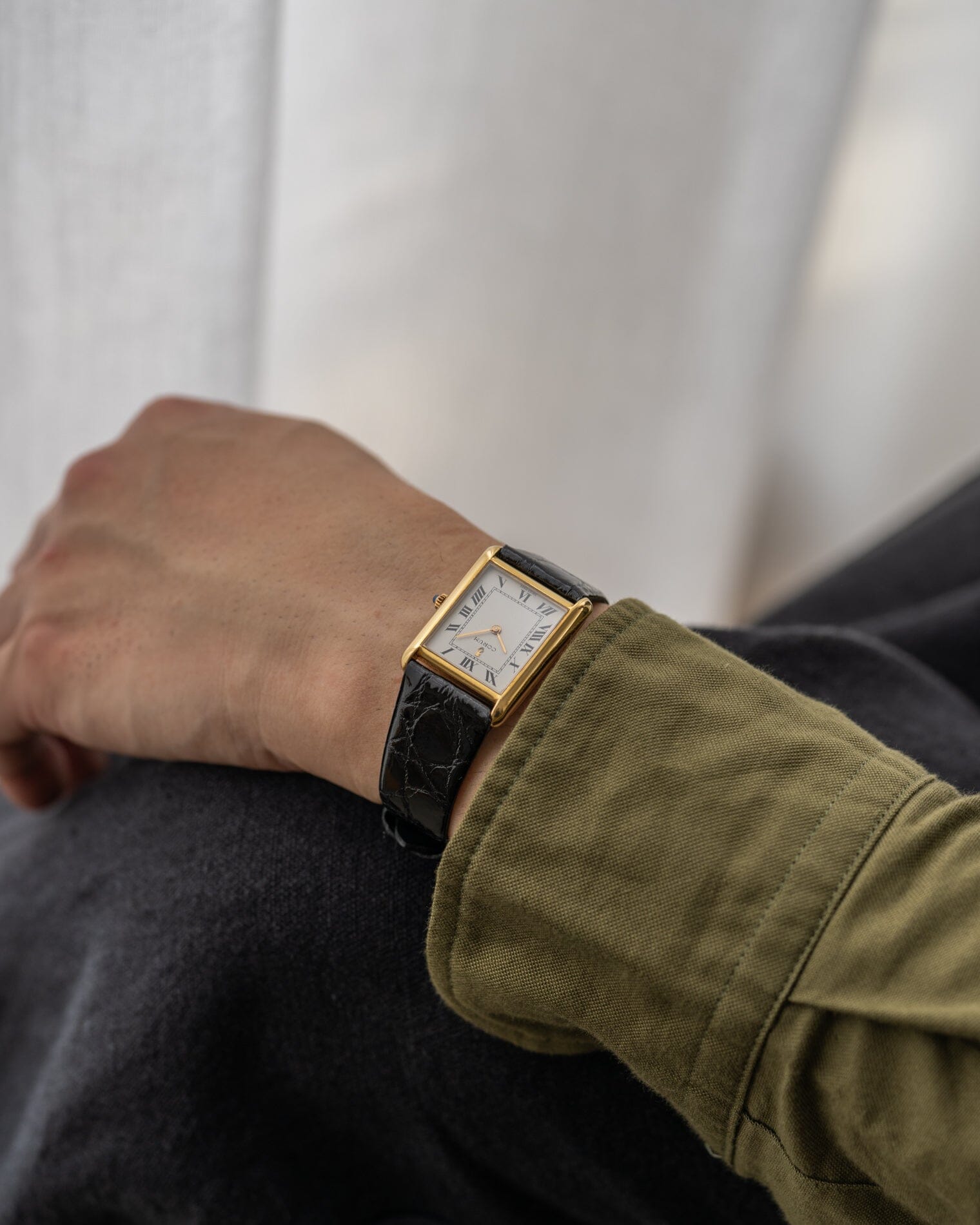 CORUM レクタングル YG ホワイトローマン Watch CORUM