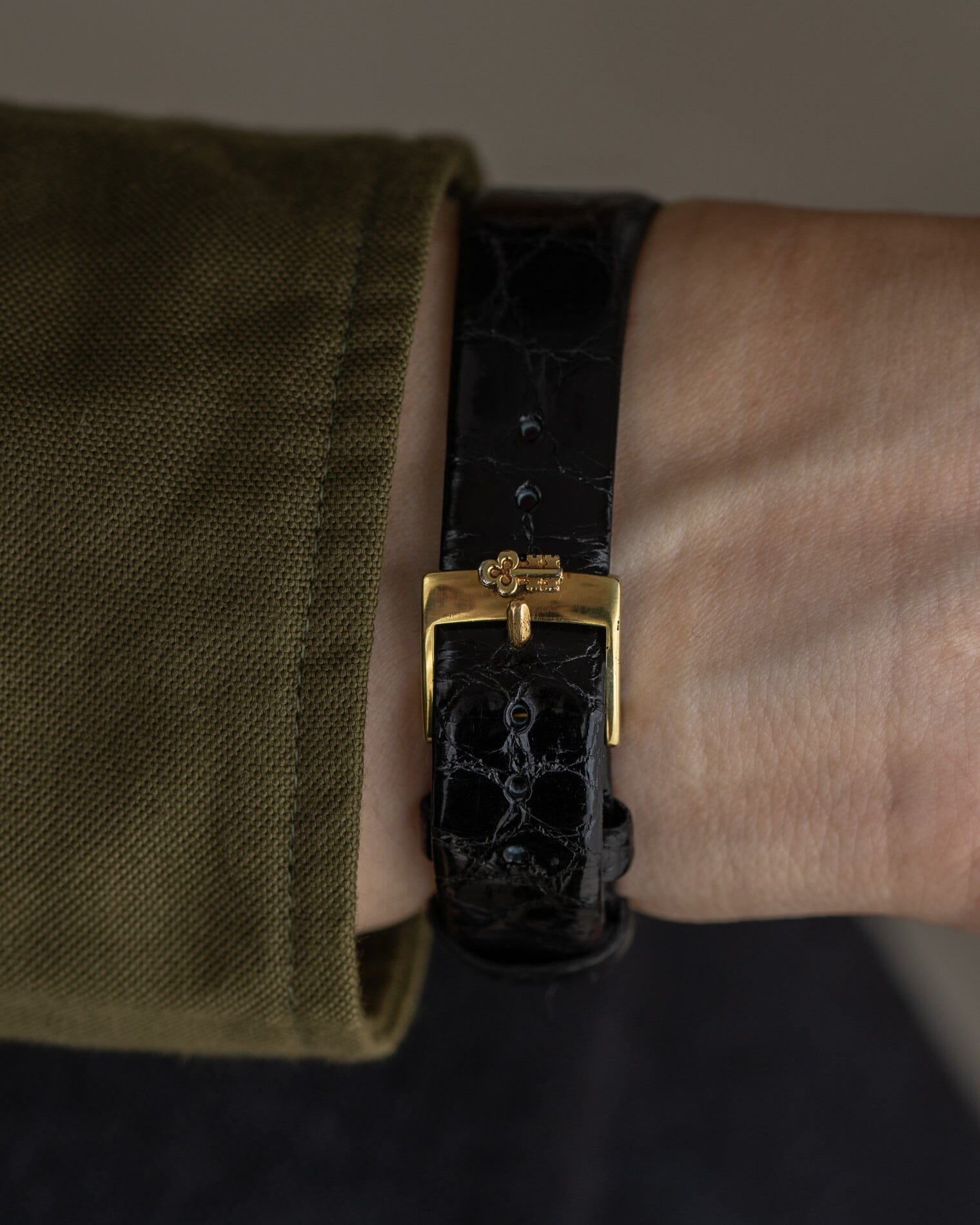 CORUM レクタングル YG ホワイトローマン Watch CORUM