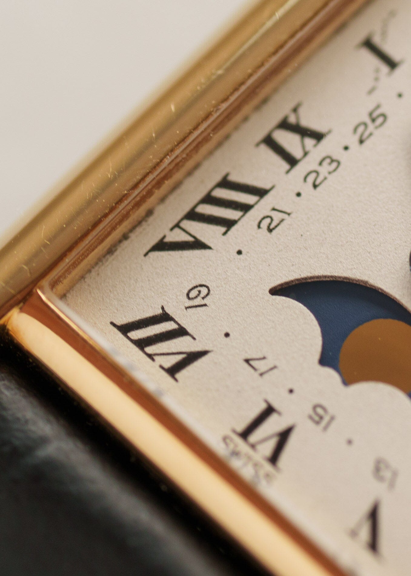 Cartier タンク ルイ カルティエ SM 819003 YG ムーンフェイズ Watch CARTIER