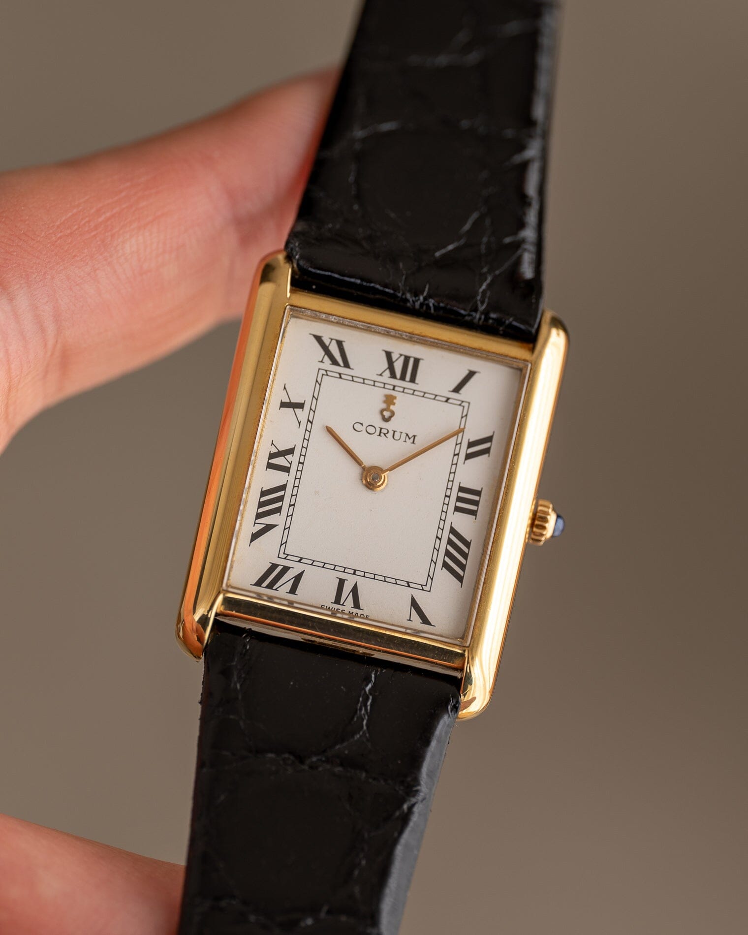 CORUM レクタングル YG ホワイトローマン Watch CORUM