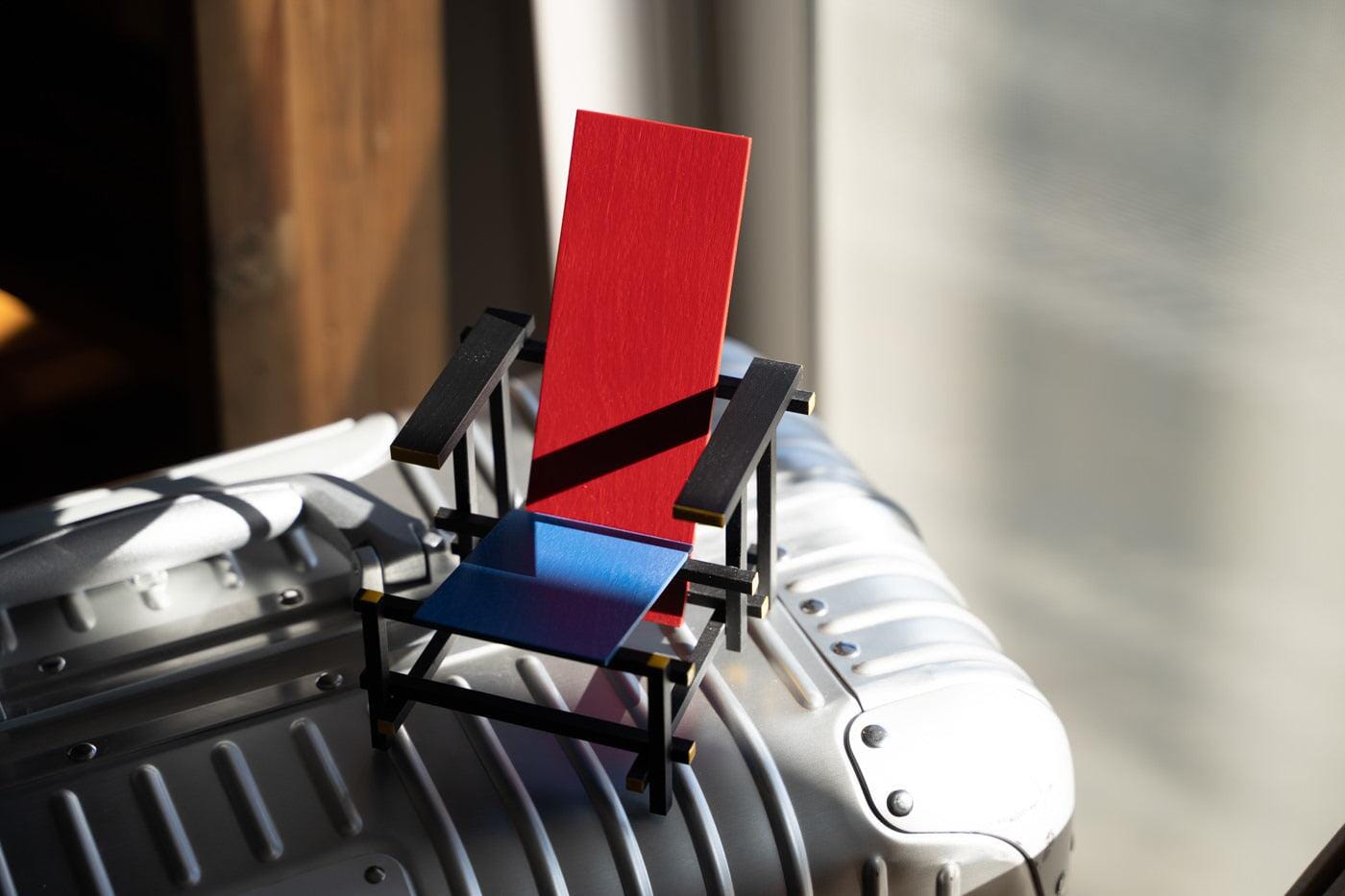 Vitra Miniatures Rood blauwe stoel Gerrit Rietveld, 1918 - Arbitro