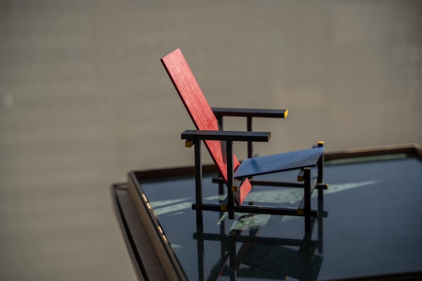 Vitra Miniatures Rood blauwe stoel Gerrit Rietveld, 1918 - Arbitro