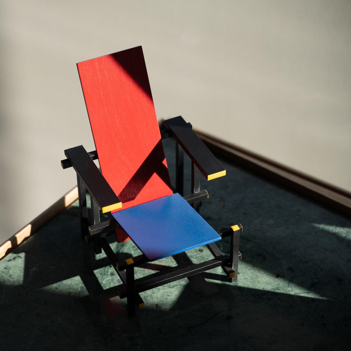 Vitra Miniatures Rood blauwe stoel Gerrit Rietveld, 1918 - Arbitro