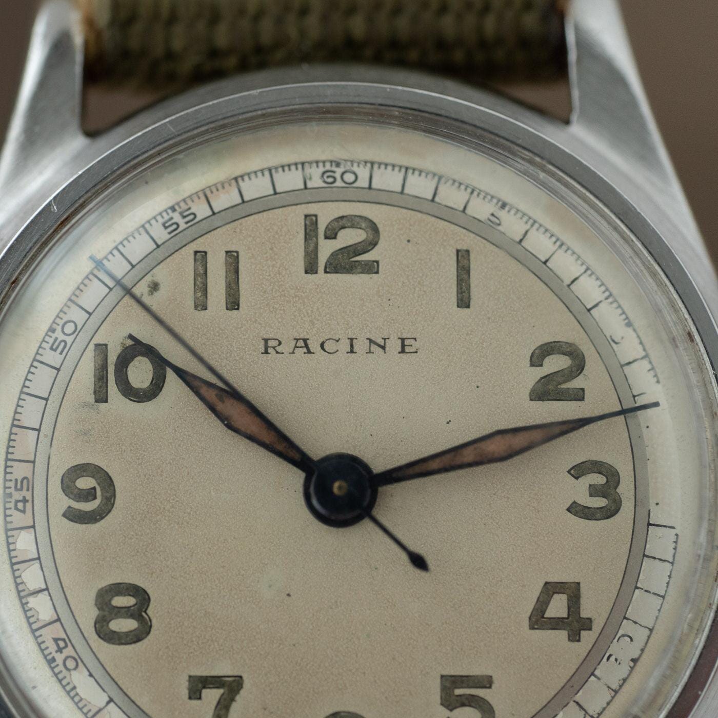 RACINE (GALLET) Military-Style Round 1940s - Arbitro