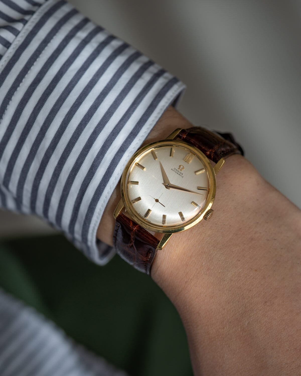 オメガ ラウンド 2897 YG シルバーダイアル Cal.491 Watch OMEGA