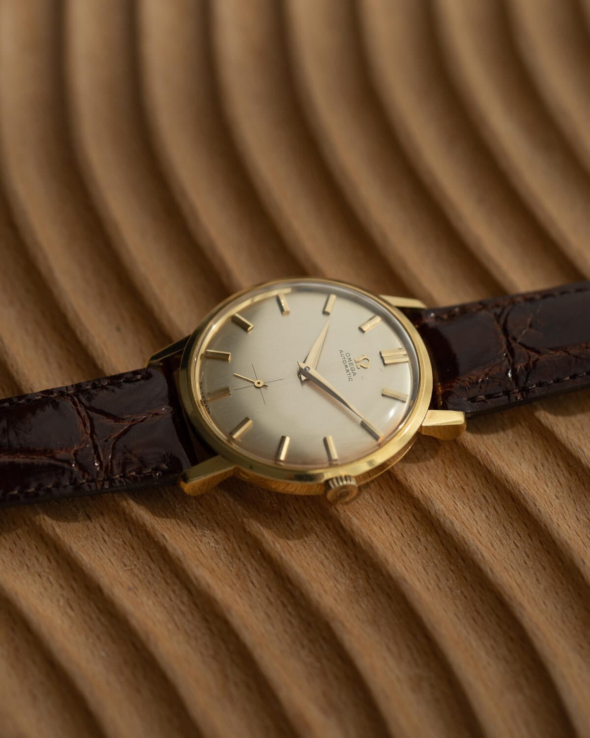オメガ ラウンド 2897 YG シルバーダイアル Cal.491 Watch OMEGA