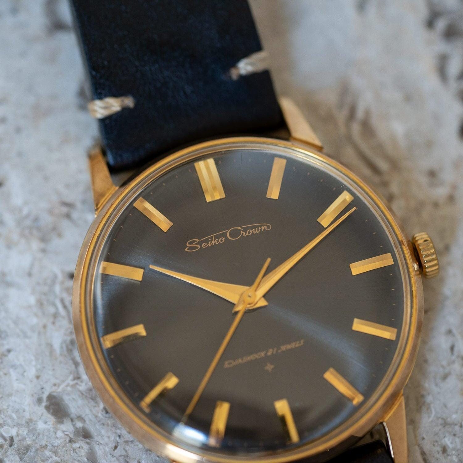 SEIKO Crown Black Dial 1960s - Arbitro