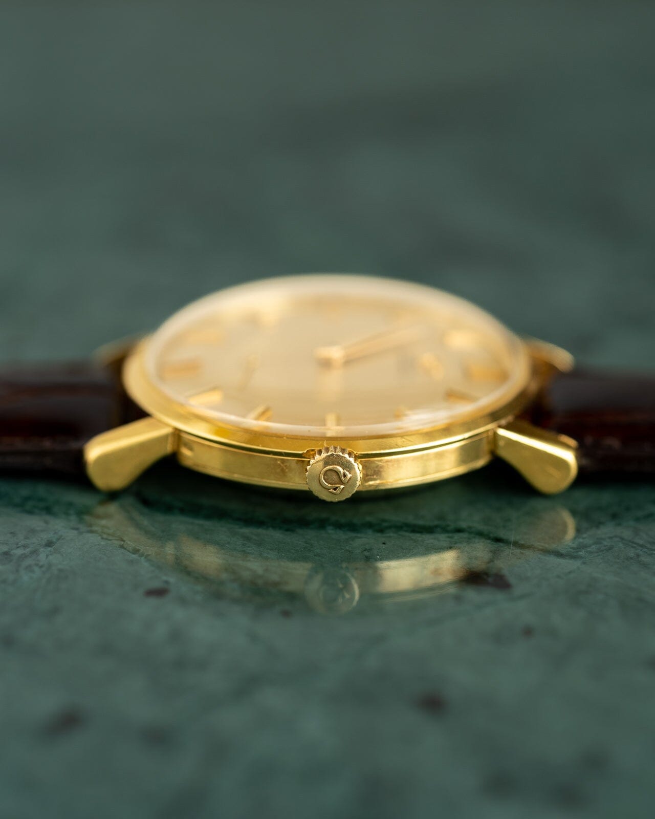 オメガ ラウンド 2897 YG シルバーダイアル Cal.491 Watch OMEGA