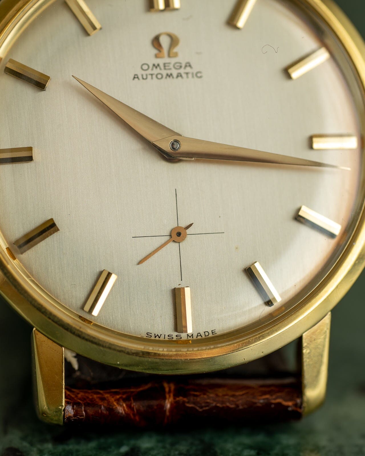 オメガ ラウンド 2897 YG シルバーダイアル Cal.491 Watch OMEGA