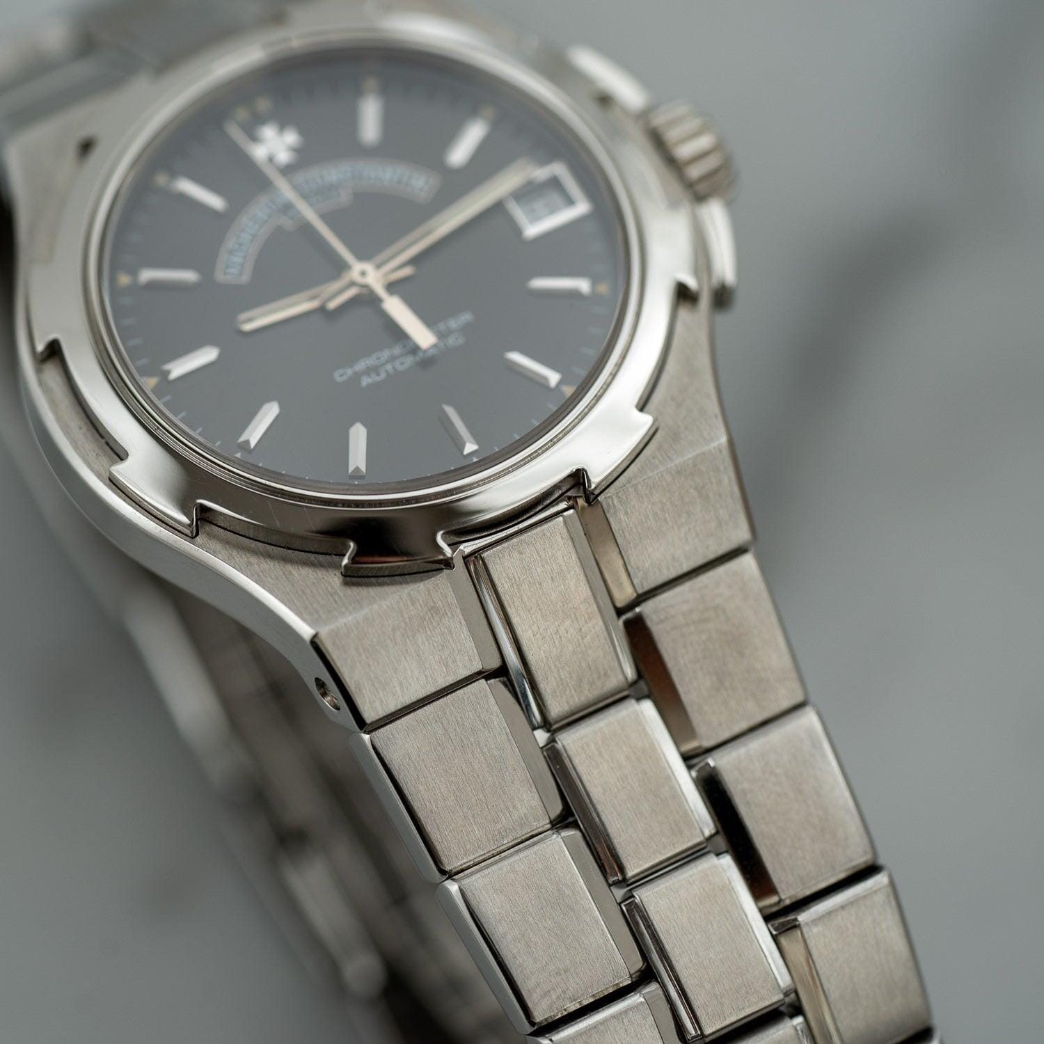 VACHERON CONSTANTIN Overseas 42050 Grey - Arbitro