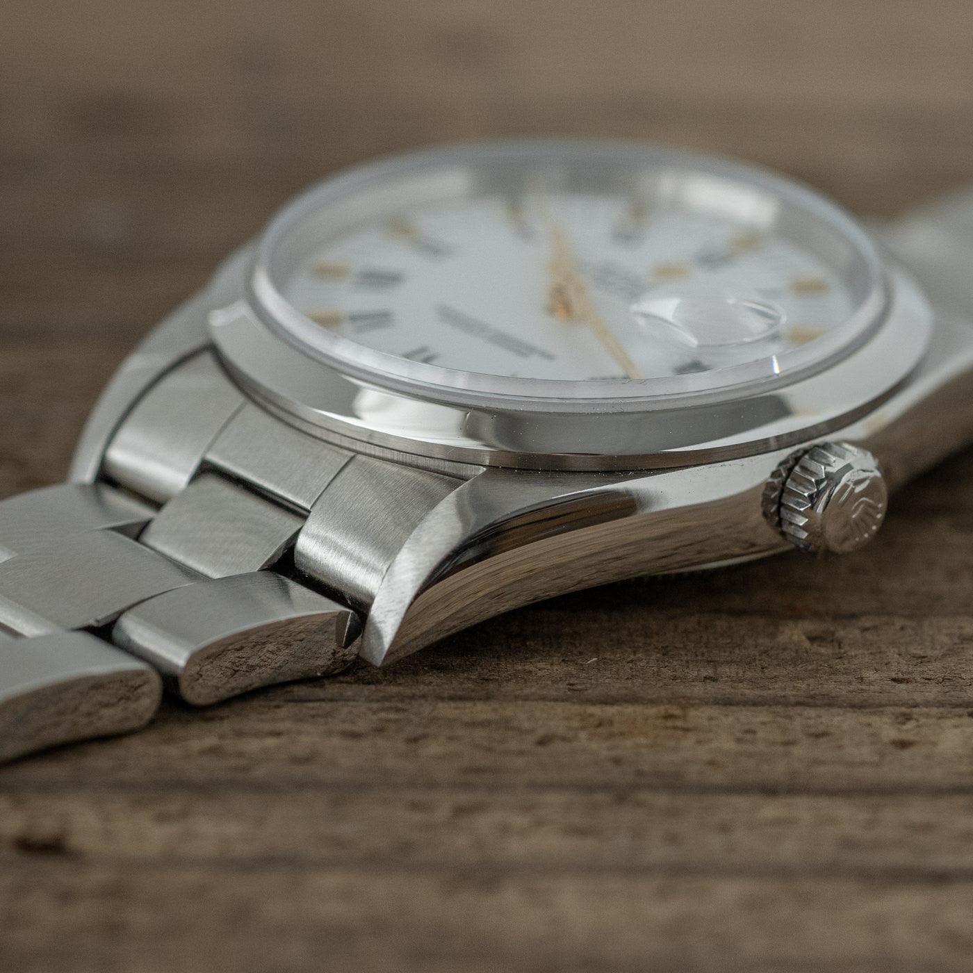 ROLEX Oyster Perpetual Date 15200 White Roman - Arbitro