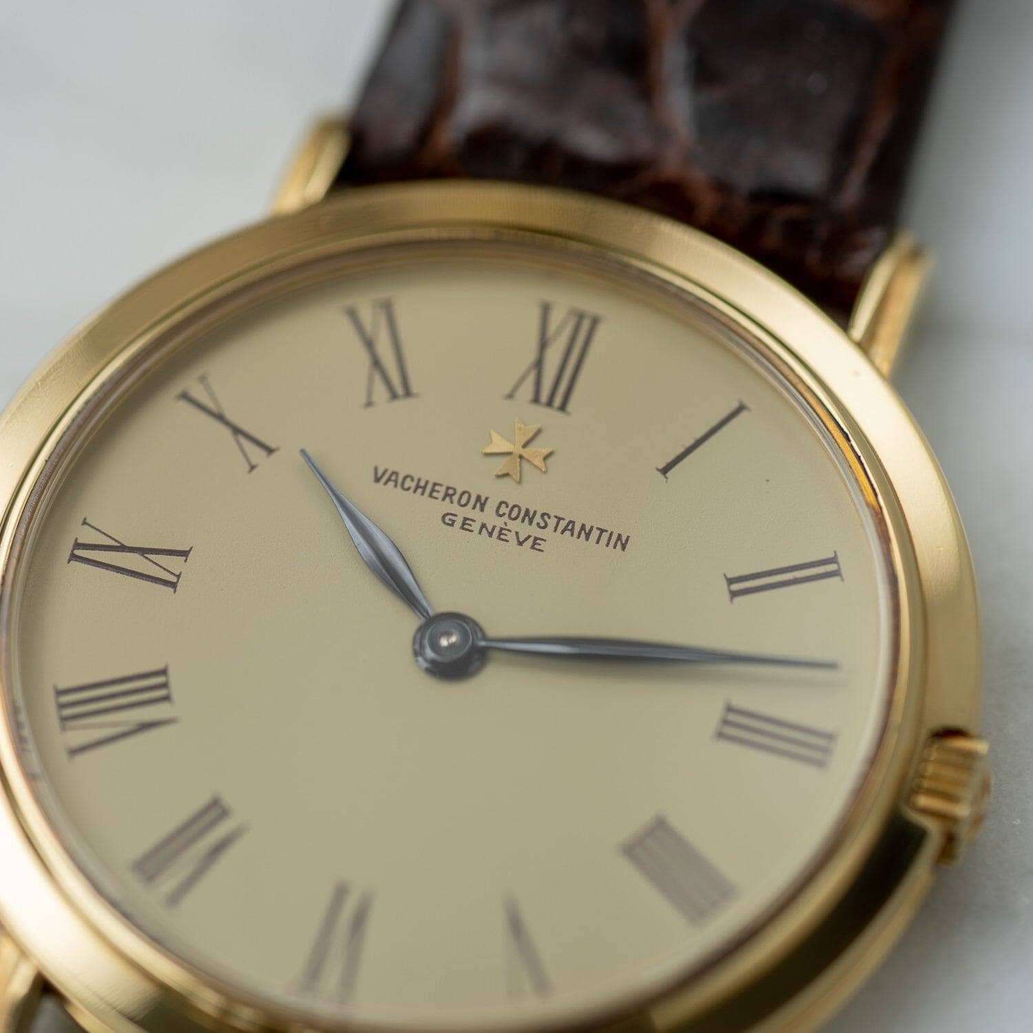 VACHERON CONSTANTIN 39027 YG Ivory Roman - Arbitro